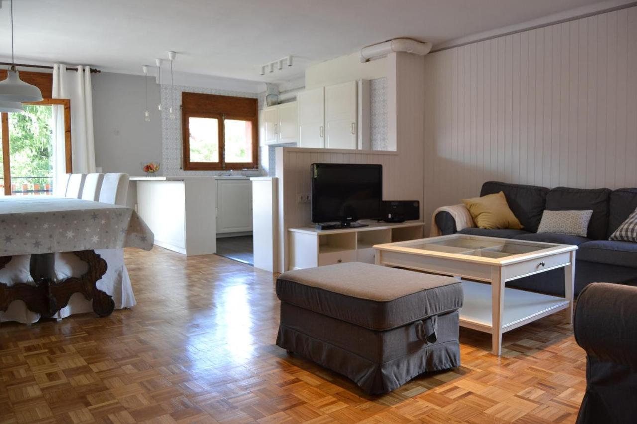 Amplio Apartamento Con Piscina En Llivia Exterior foto